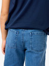 Load image into Gallery viewer, Boys Medium Wash Stretch Denim Straight Jeans